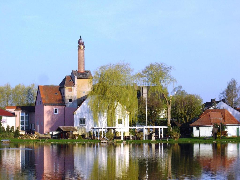 Landgasthof Windfelder Am See Hotel Stegaurach Esterno foto